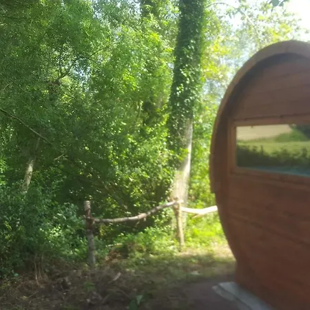 Tonneau Proche Des Plages Du Debarquement Longraye